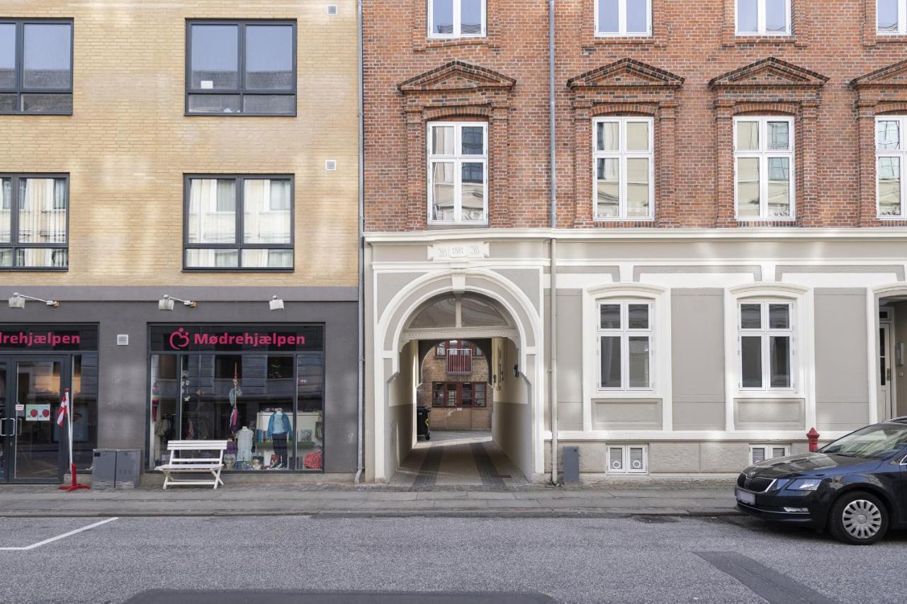 Aday - Apartment Suite 1 Aalborg Center ภายนอก รูปภาพ